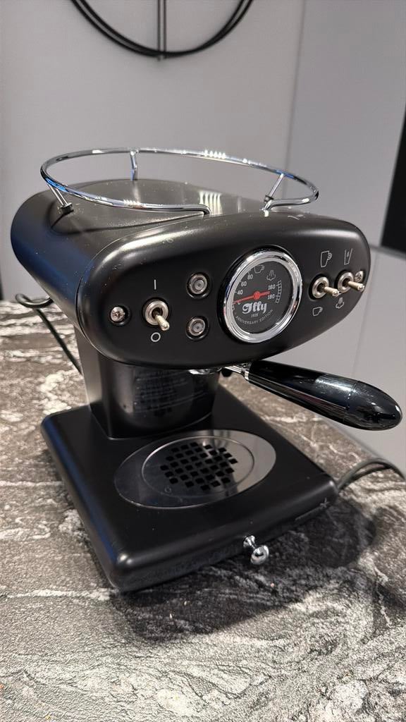 Illy espresso machine, Elektronische apparatuur, Ophalen, Zo goed als nieuw