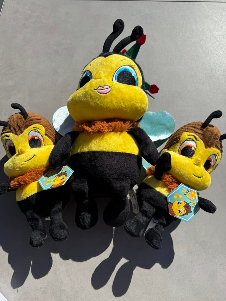 Des peluches incroyables en forme d'abeille, Enfants & Bébés, Jouets | Peluches, Enlèvement ou Envoi, Neuf