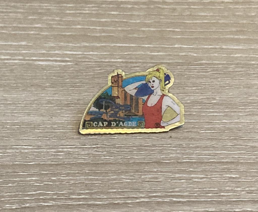 PIN - CAP D'AGDE - FRANCE - FRANKRIJK, Enlèvement ou Envoi, Utilisé, Ville ou Campagne, Insigne ou Pin's