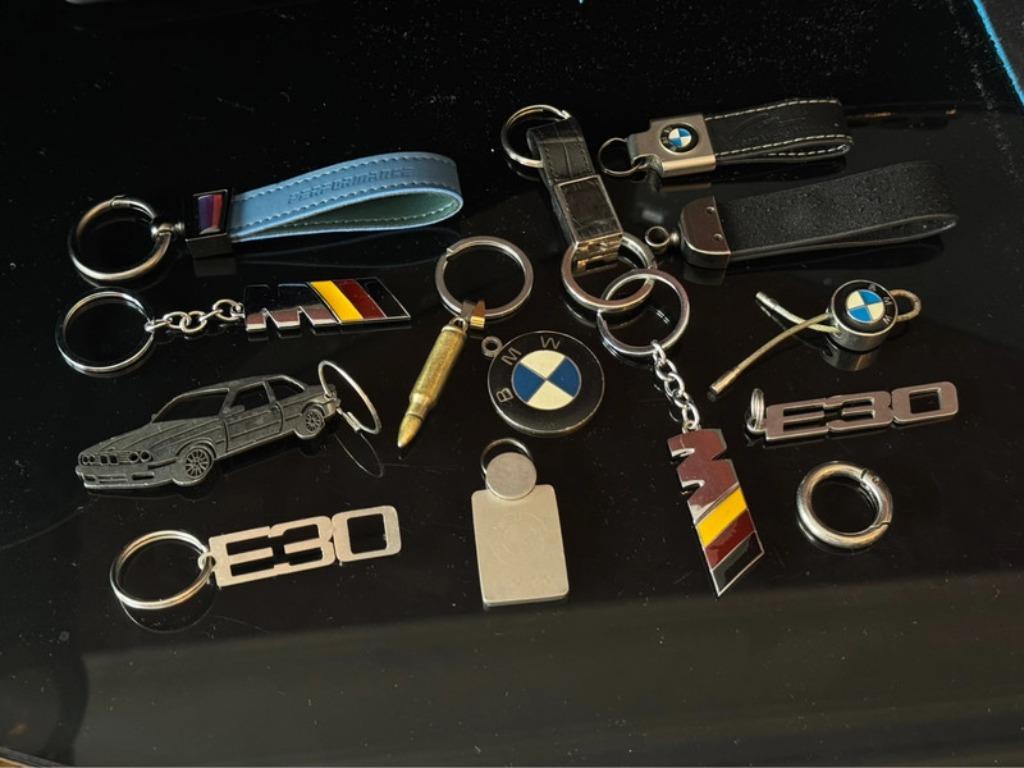 Set van 13 verschillende vintage BMW sleutelhangers en ander, Ophalen of Verzenden, Nieuw, Merk