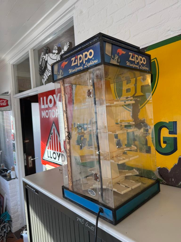 ZIPPO oud winkel reclame vitrine, Ophalen, Gebruikt, Lichtbak of (neon) lamp