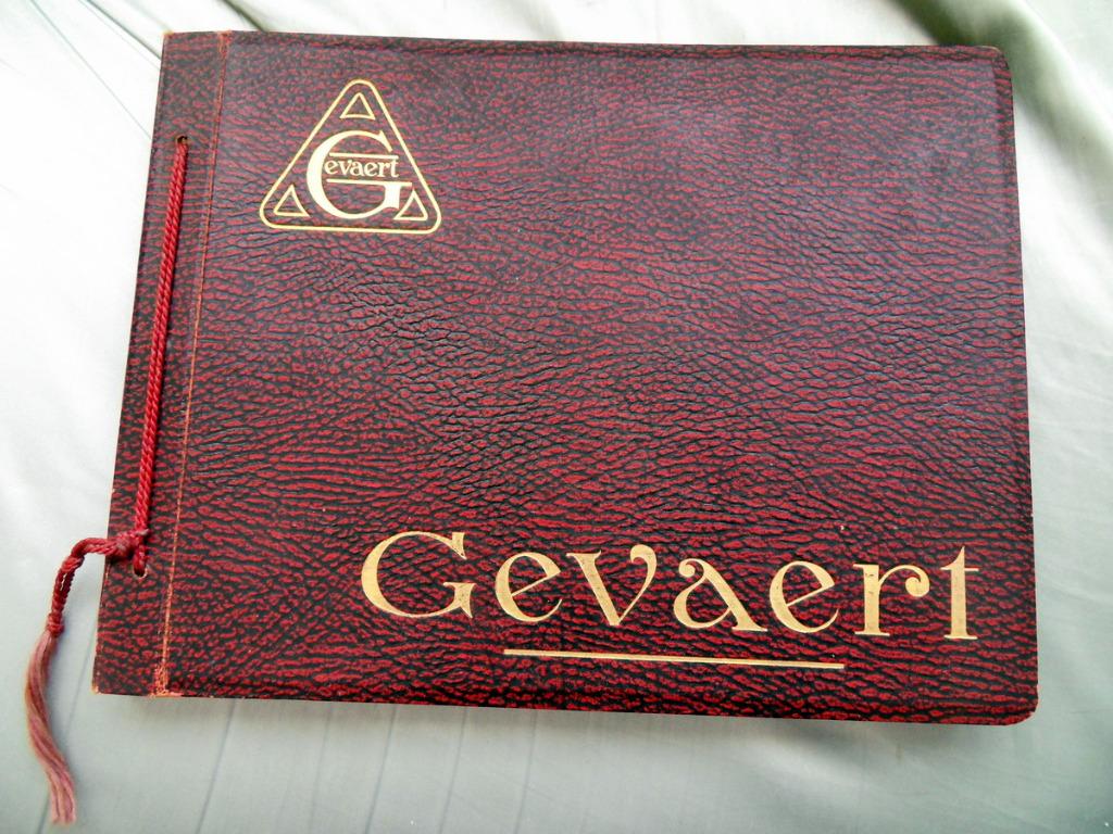 Oud fotoboek “Gevaert” oude fotos in heel goede staat., Ophalen, Foto, Zo goed als nieuw, 1940 tot 1960