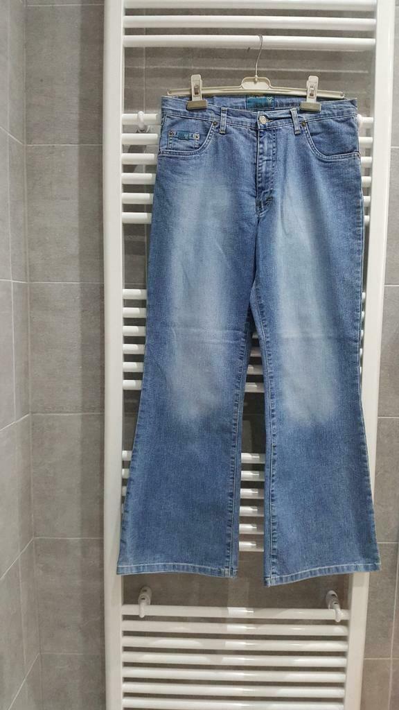 jeans  stretch dame flare taille 30/30 pour 10 euros, Ophalen, Nieuw