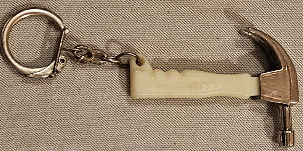 Porte-clés vintage Carpenter's Hammer
Il s'agit d'un, Enlèvement ou Envoi