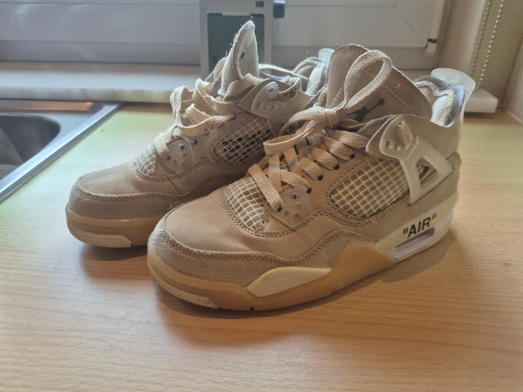 Voile rétro blanc cassé Air Jordan 4 taille 36, Autres couleurs, Comme neuf, Enlèvement, Jordan (Nike)