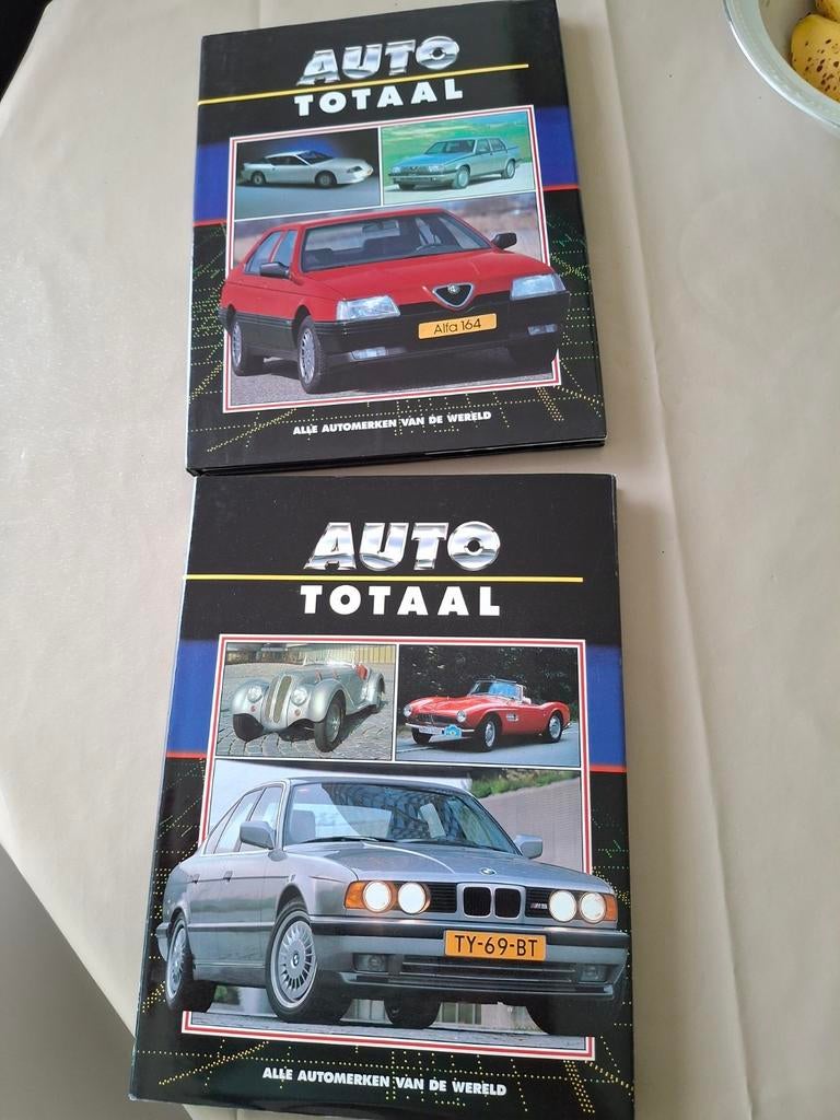 23 tal boeken  auto  totaal  alle automerken van de wereld, Ophalen of Verzenden, Zo goed als nieuw, Alfa Romeo