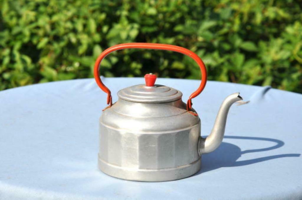 § ancien jouet en aluminium bouilloire, Antiquités & Art, Enlèvement ou Envoi