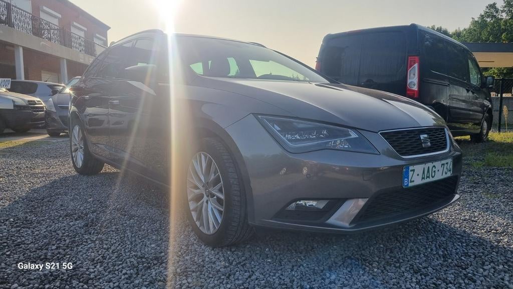 Seat Leon 1.4 essence en 2014 avec 190 000 km, Autos, Euro 5, Achat, Entreprise, Noir