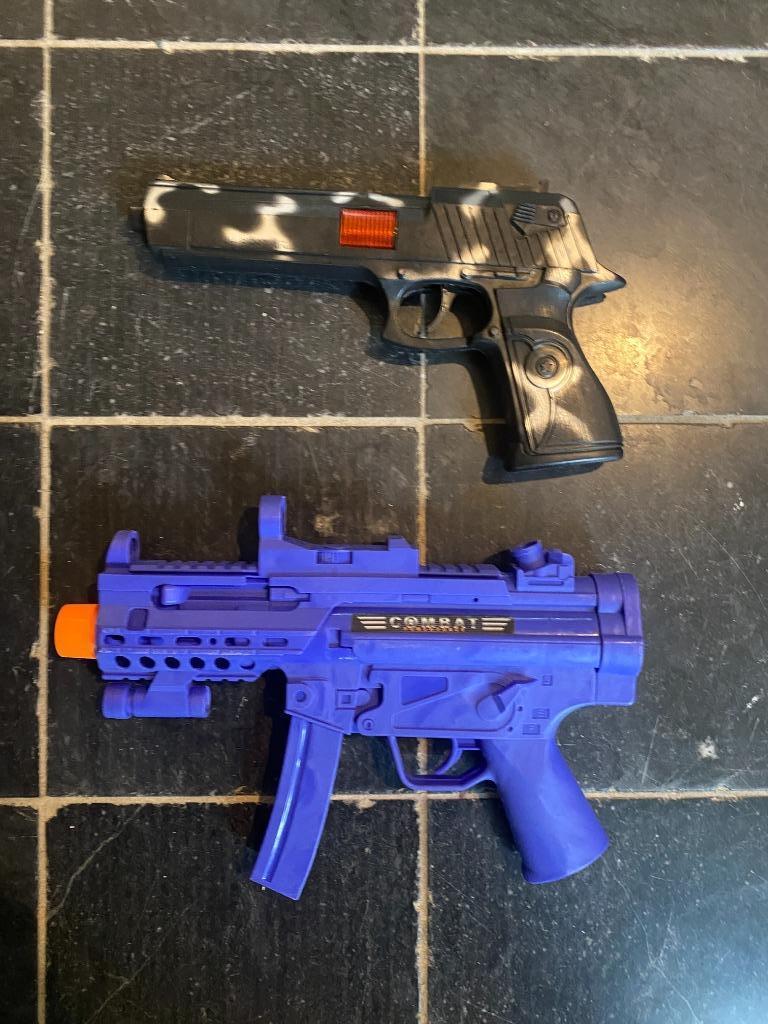 2 pistolen met geluid, Enlèvement ou Envoi, Comme neuf