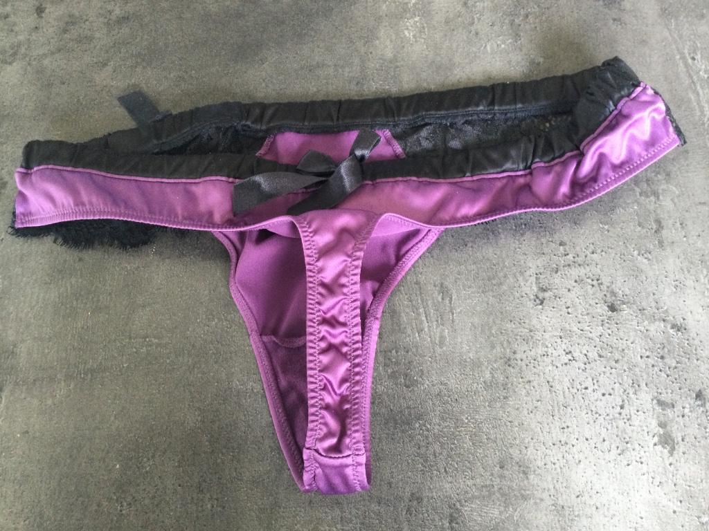String  maat 40 - 42 heel mooi sexy…., C&A, Ophalen of Verzenden, Paars, String