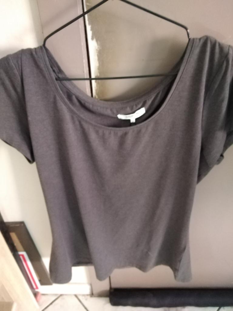 t shirt  zalando essentials maat 46 nieuw (doos maart 2025), Neuf, Enlèvement ou Envoi, Zalando, Taille 46/48 (XL) ou plus grande