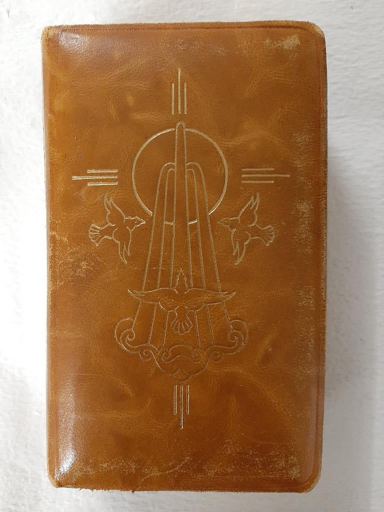 Ancient Missal, Editions Brepols de Turnhout 1954, Ophalen of Verzenden, Gelezen, Christendom | Katholiek
