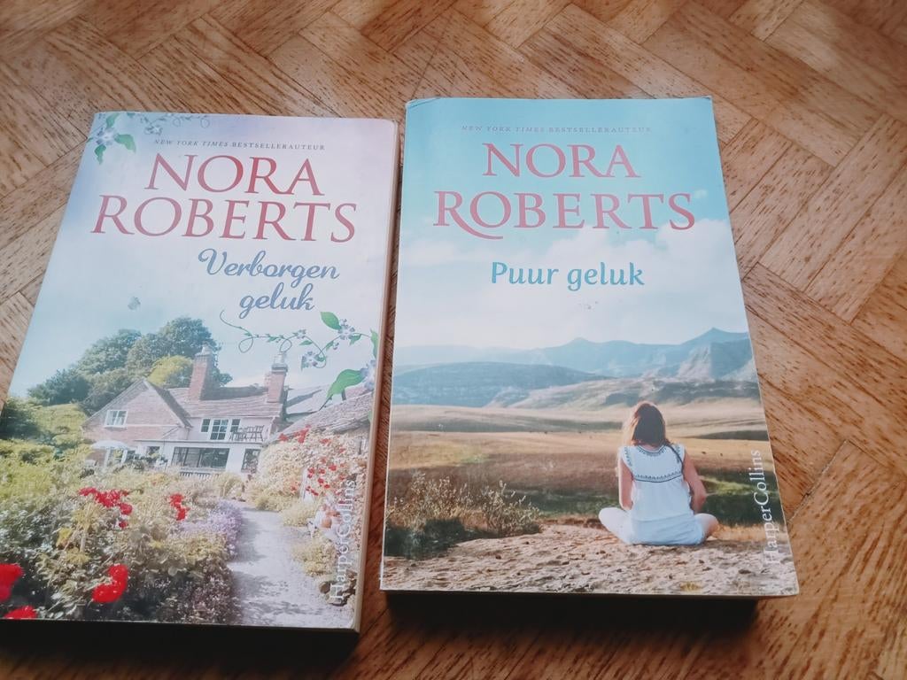 Te koop 2 delen Nora Roberts, Boeken, Ophalen of Verzenden