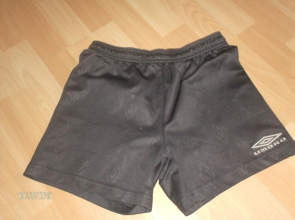 Short zwart merk umbro – maat 152, Broek, Gebruikt, Umbro, Ophalen of Verzenden