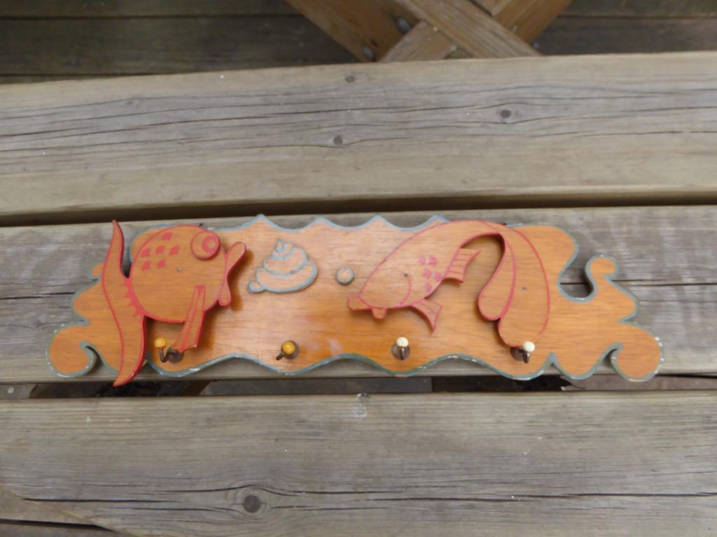 "sixties" handgemaakt kinderkapstokje in hout, Gebruikt, Ophalen of Verzenden, Minder dan 100 cm, Kinderkapstok