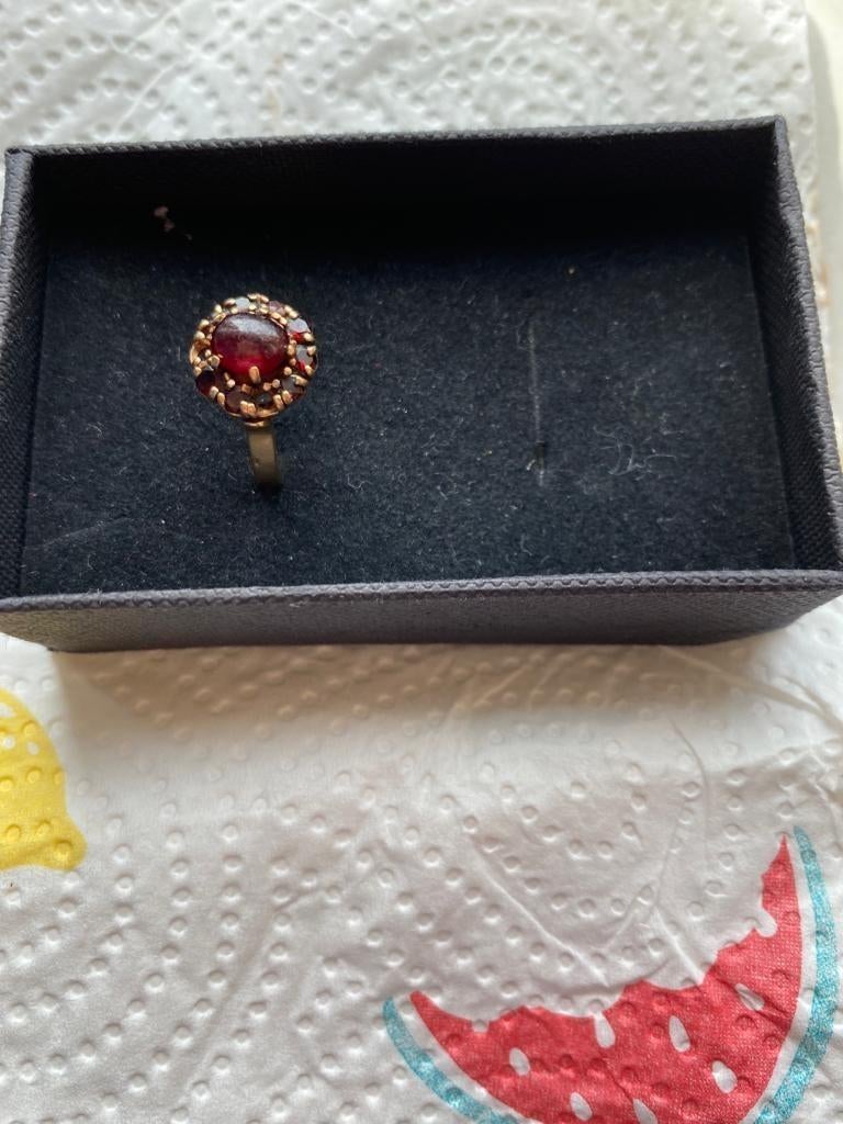 1 bague en Or à vendre, Bijoux, Sacs & Beauté, Bagues, Enlèvement ou Envoi, Comme neuf, Rouge, Or