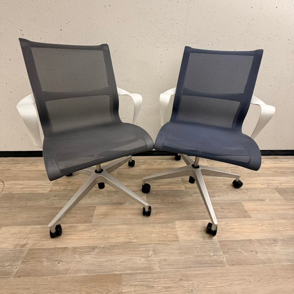 Herman Miller Setu, Grijs & Blauw TOPSTAAT!, Gaming bureaustoel, Ophalen of Verzenden, Zo goed als nieuw, Grijs