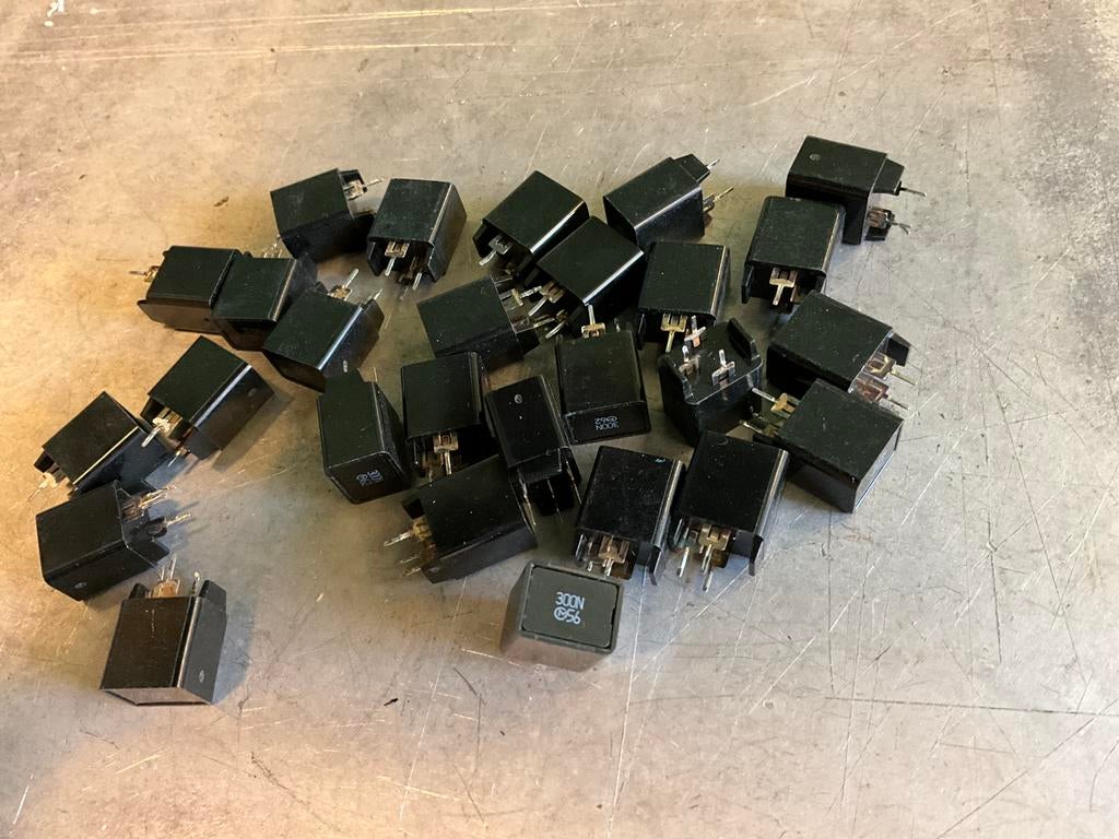 Posistor 300n degauss crt monitor nos, Ophalen of Verzenden, Nieuw