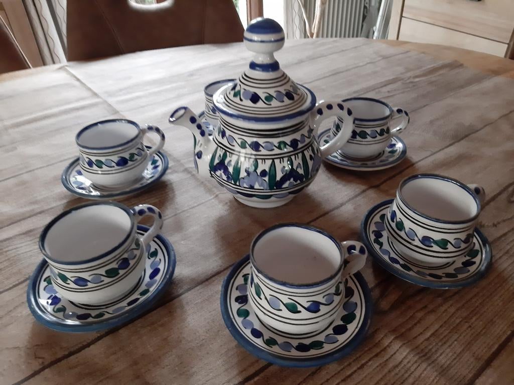 Handgemaakt koffieservies uit Tunesie, Ophalen