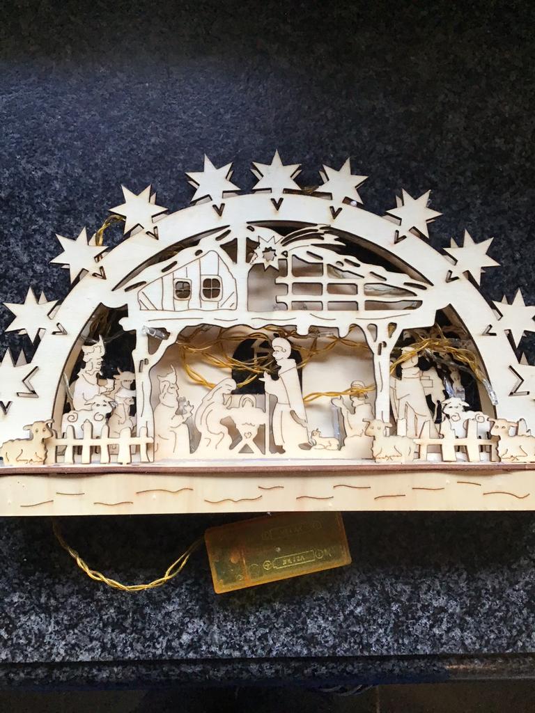 Kerststal in hout met verlichting, Antiek en Kunst, Ophalen of Verzenden