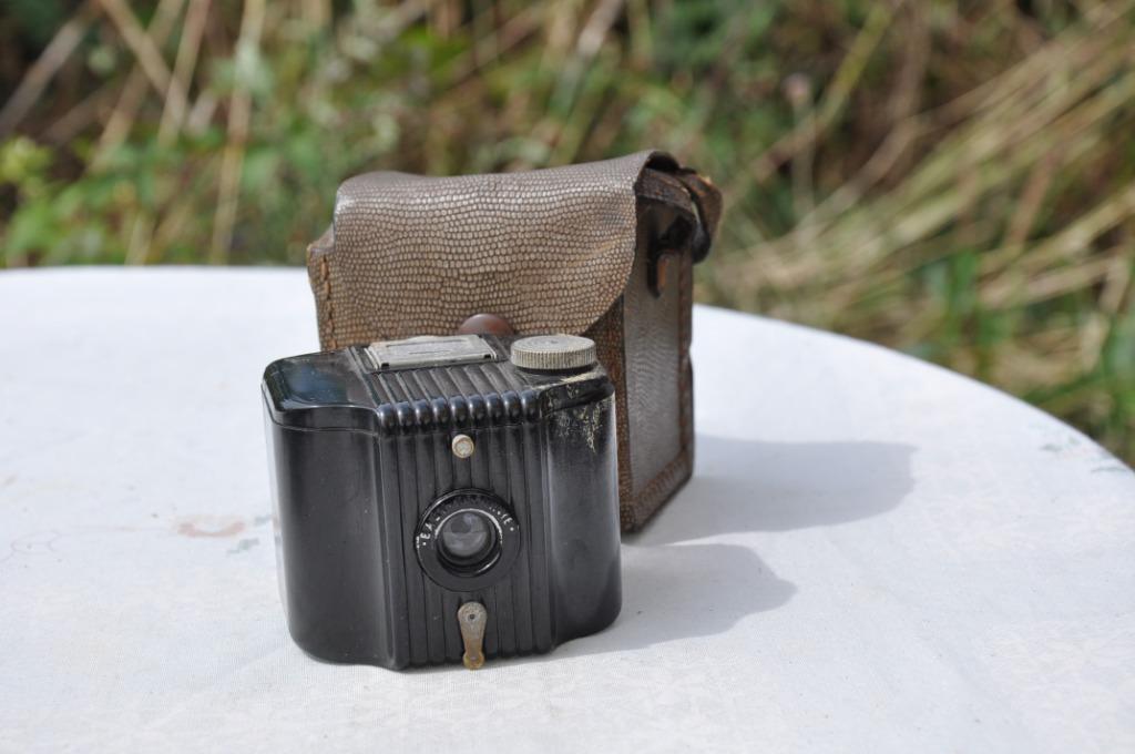 ancien appareil photo bakelite kodak, Enlèvement ou Envoi, Appareils photo