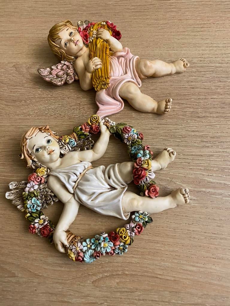 Vintage engeltjes met bloemenkrans., Ophalen