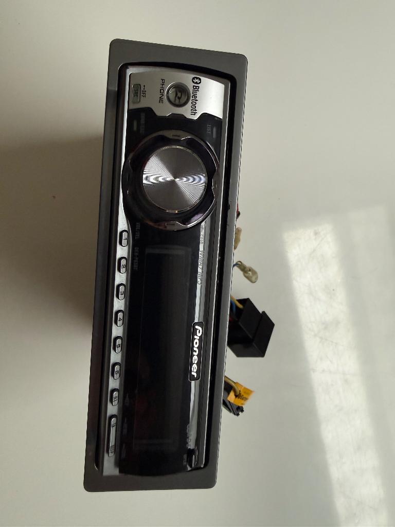 Pioneer autoradio, Enlèvement, Utilisé