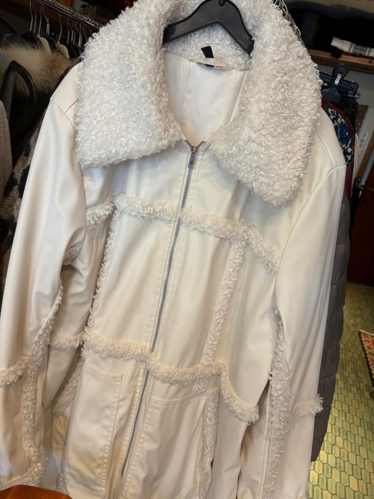 DIVIDED teddy trimed faux leer jas (L), Kleding | Dames, Jassen | Winter, Ophalen of Verzenden, Zo goed als nieuw