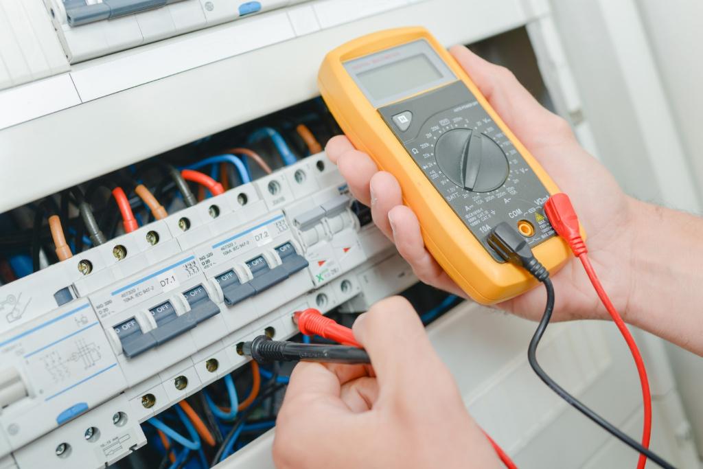 Electricien agréé à votre disposition, Enlèvement ou Envoi