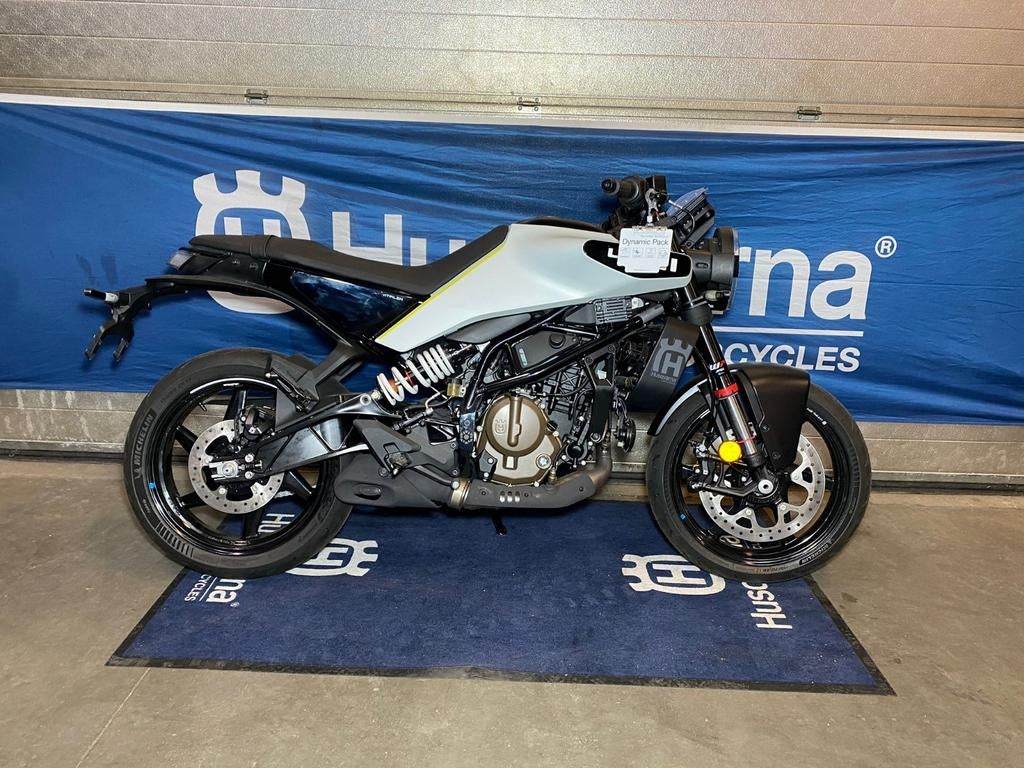 Husqvarna Vitpilen 401 uit voorraad leverbaar, Motoren, 400 cc, Particulier, 1 cilinder, Naked bike