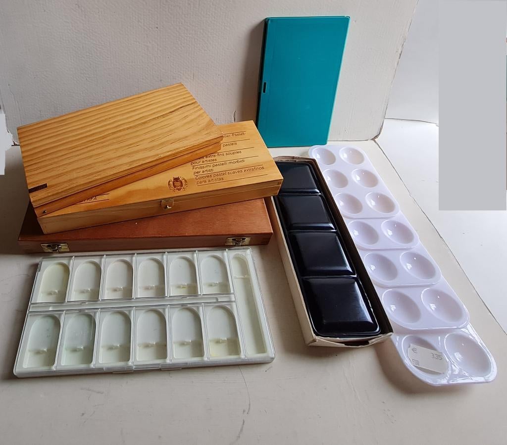 6 boîtes à aquarelle pour pots, etc, vides + pots à mélanger, Envoi, Comme neuf, Autres types