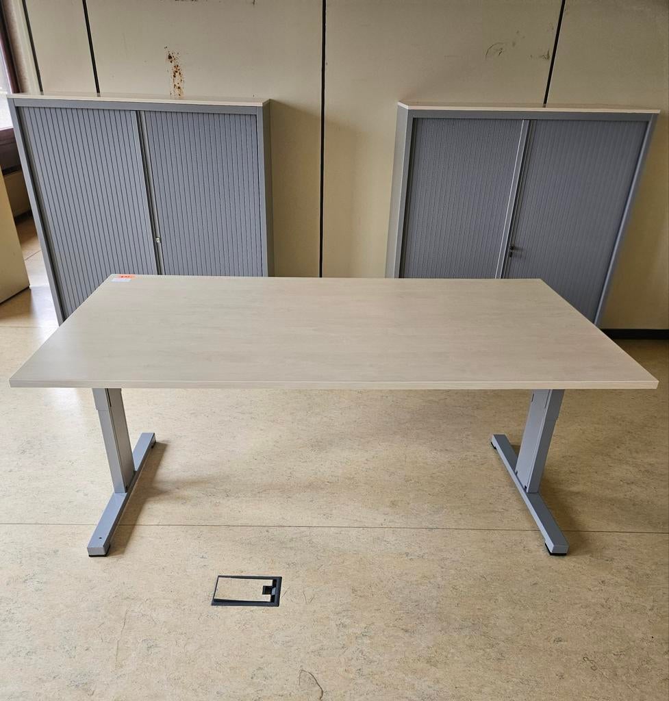 Zeer degelijke bureau Robberechts 180x100cm - Ex overheid, Huis en Inrichting, Ophalen, In hoogte verstelbaar, Zo goed als nieuw