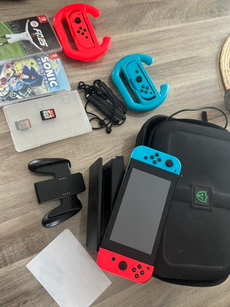 Nintendo Switch  + 4 topgames + Joy-Cons inbegrepen, Met games, Ophalen of Verzenden, Zo goed als nieuw, Switch Original