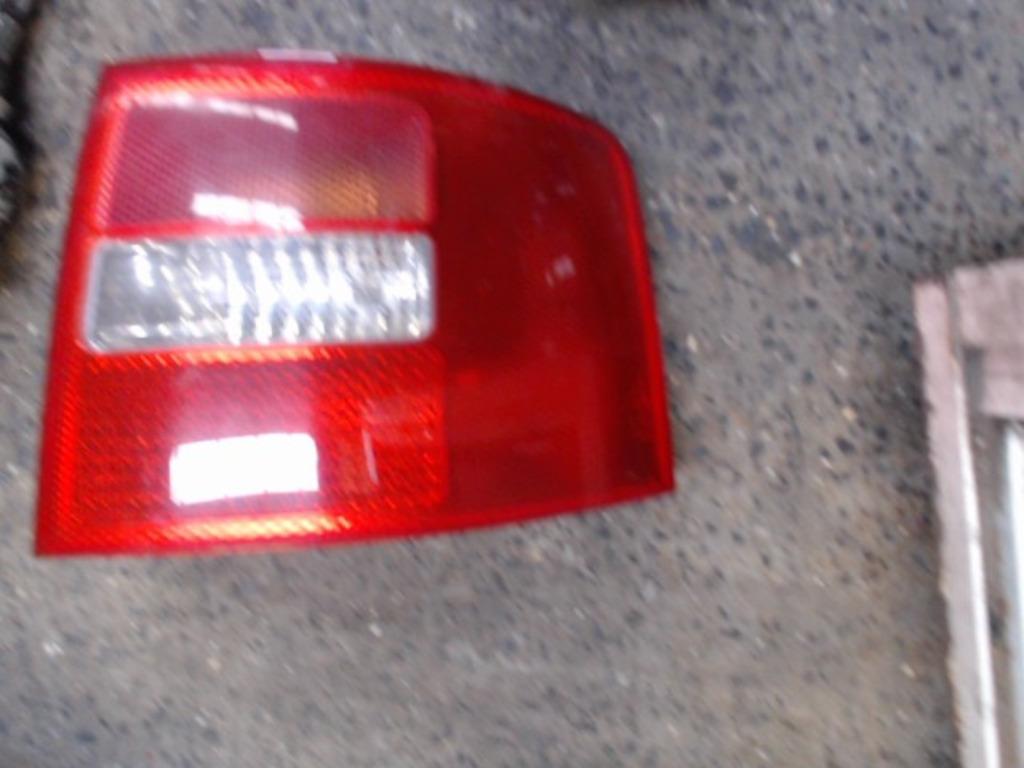 Feu arrière droit Audi A6 2001-2005 LP/14596, Enlèvement, Utilisé, Audi