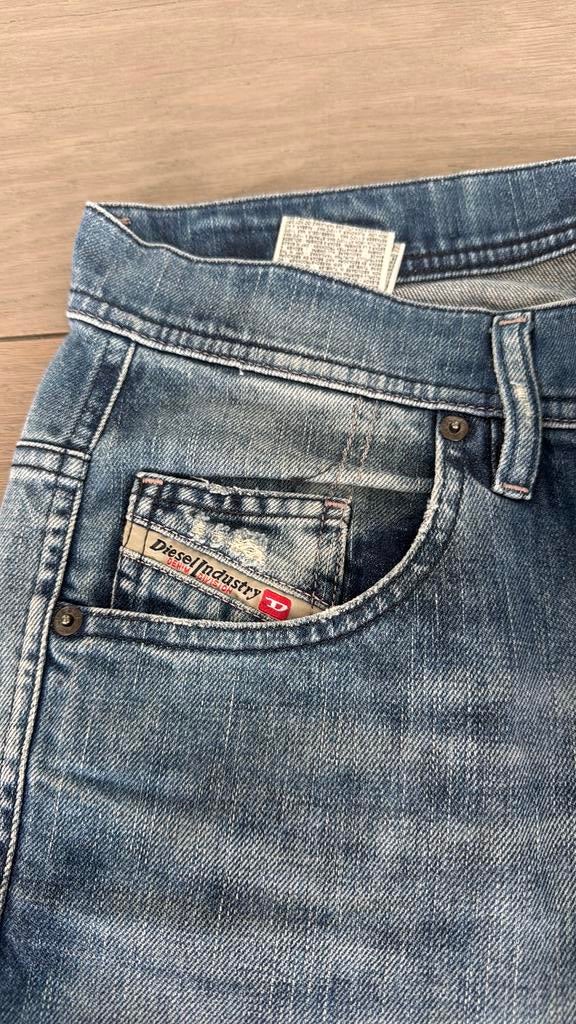 Jeans Diesel Staffy, Ophalen of Verzenden, Zo goed als nieuw, Blauw, W30 - W32 (confectie 38/40)