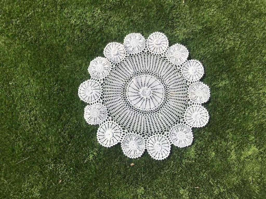 Wit, handgehaakt rond tafelkleed - 53cm (nr2664), Ophalen of Verzenden, Zo goed als nieuw, Rond, Binnen