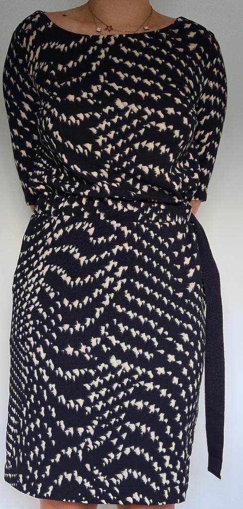 Zwart-ecru jurk 'CKS' (maat: M), Kleding | Dames, Jurken, Maat 38/40 (M), Zwart, Ophalen of Verzenden, Zo goed als nieuw