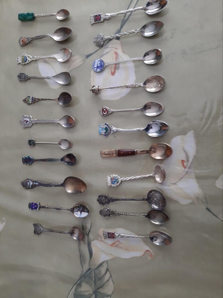 Différentes cuillères de collection, Enlèvement ou Envoi