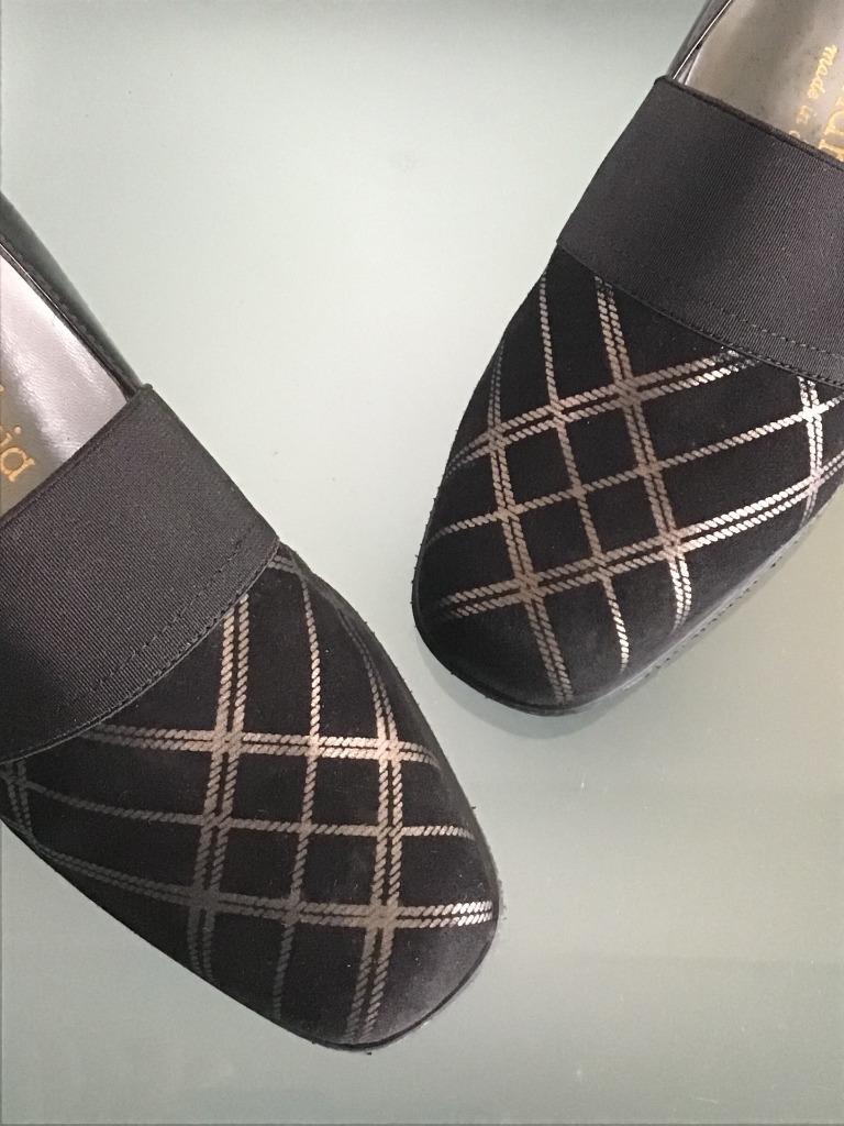Livraison gratuite | Escarpins en daim noirs Alexandria New, Neuf, Alexandria, Escarpins, Noir