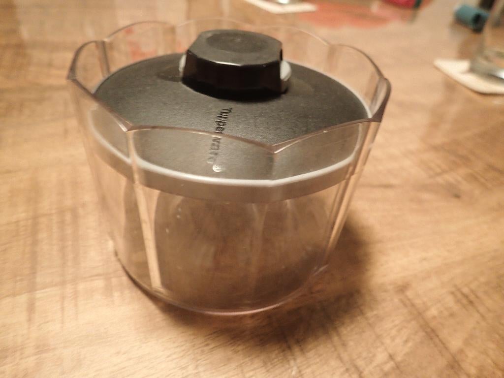 Tuperware bewaarpotje met vacuum deksel, Ophalen of Verzenden, Gebruikt