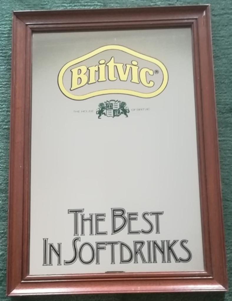 THE HOUSE OF BRITVIC - BEST IN SOFT DRINKS RECLAMESPIEGEL, Enlèvement ou Envoi, Utilisé, Panneau publicitaire