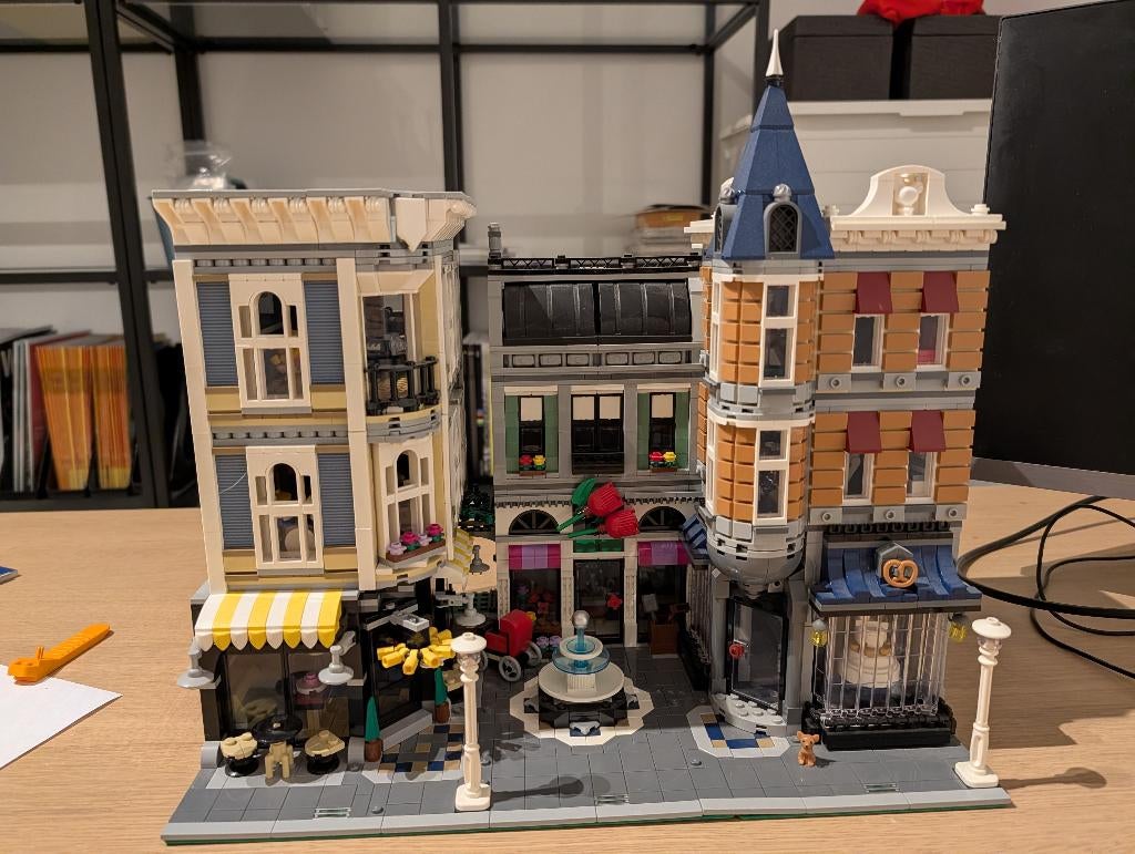 Prachtige LEGO Creator Expert 10255 Assembly Square + Doos, Kinderen en Baby's, Speelgoed | Duplo en Lego, Ophalen of Verzenden