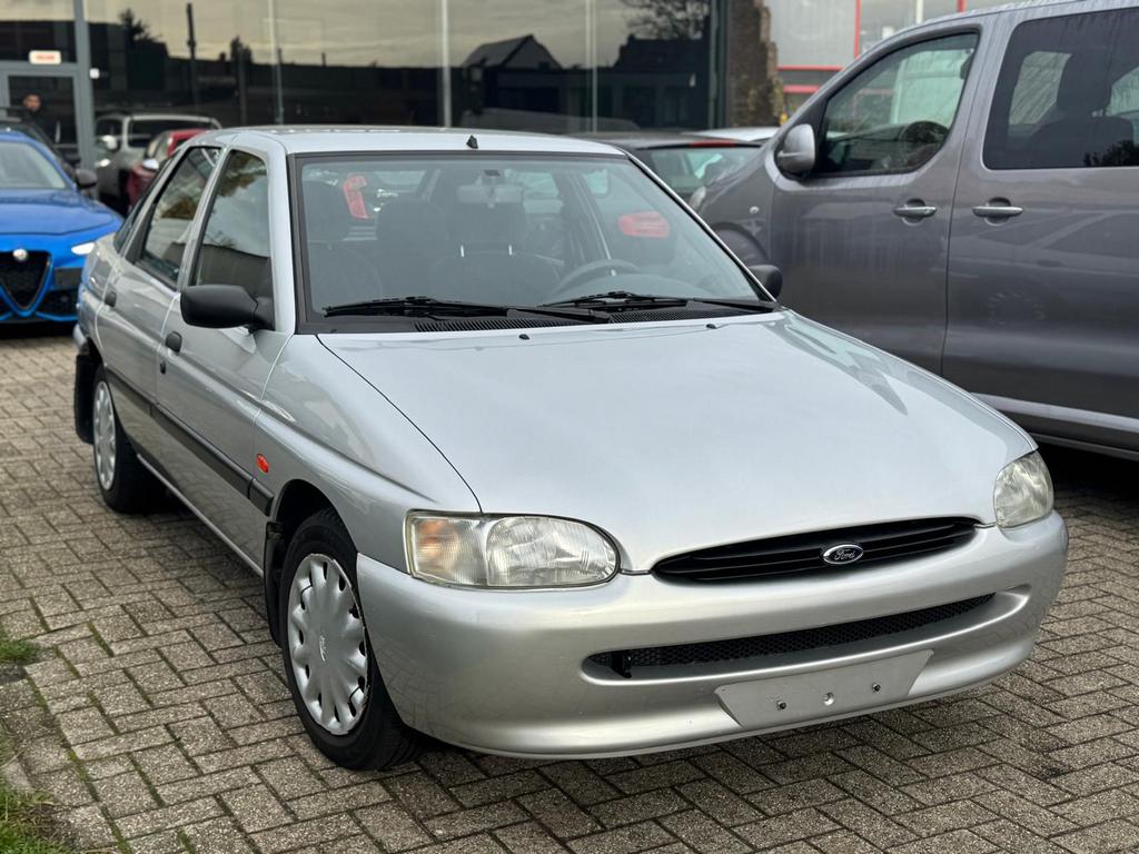 FORD ESCORT // BENZINE, Auto's, Ford, Escort, Stof, Bedrijf, 1400 cc