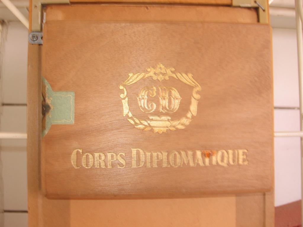 Sigarenkistje "Corps Diplomatique" Alto, Verzamelen, Ophalen of Verzenden, Zo goed als nieuw, Tabaksdoos of Verpakking