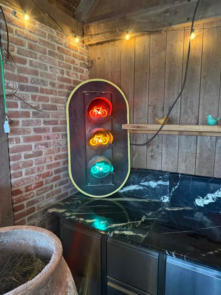 Feux de signalisation pour Mancave, Enlèvement