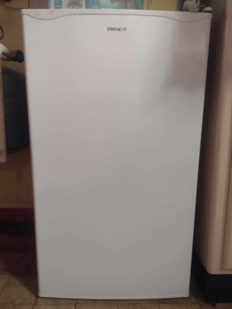 BESOIN DE FRAICHEUR ? Réfrigérateur ( frigo ) Friac, Electroménager, Classe énergétique A ou plus économe, Sans bac à congélation