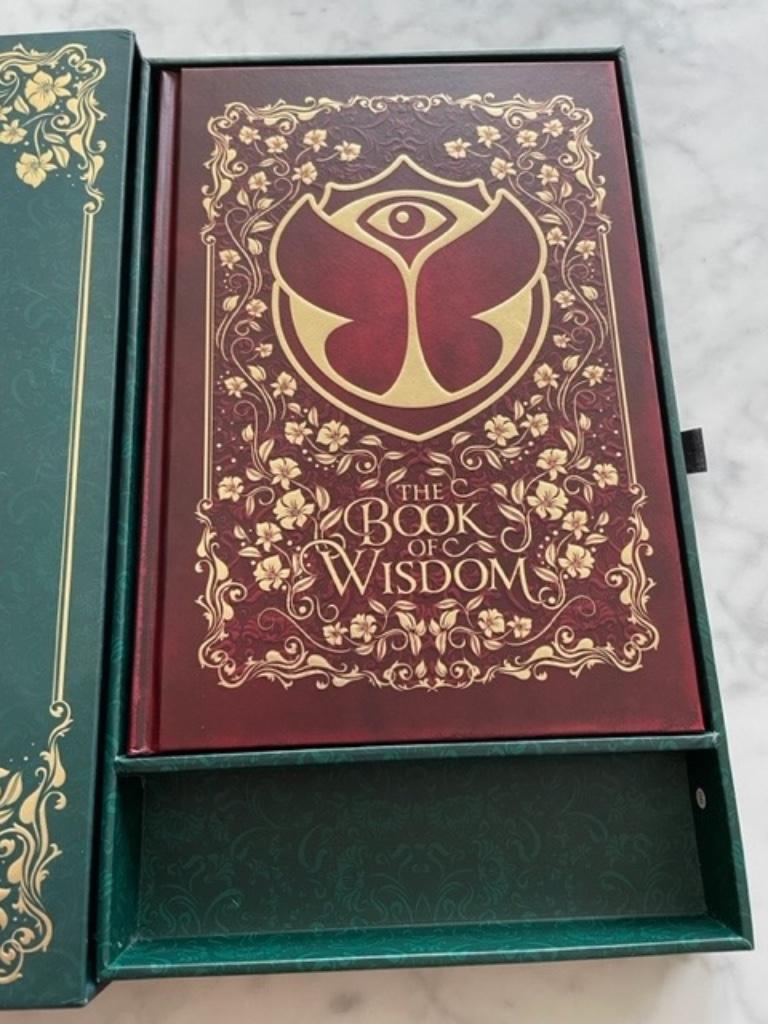 Boek Tomorrowland 2019, Ophalen, Nieuw, Algemeen