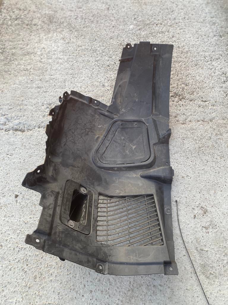 BMW AVD f10 f11 wielkasten 51717186728 7186728, Ophalen, Gebruikt, Spatbord, BMW