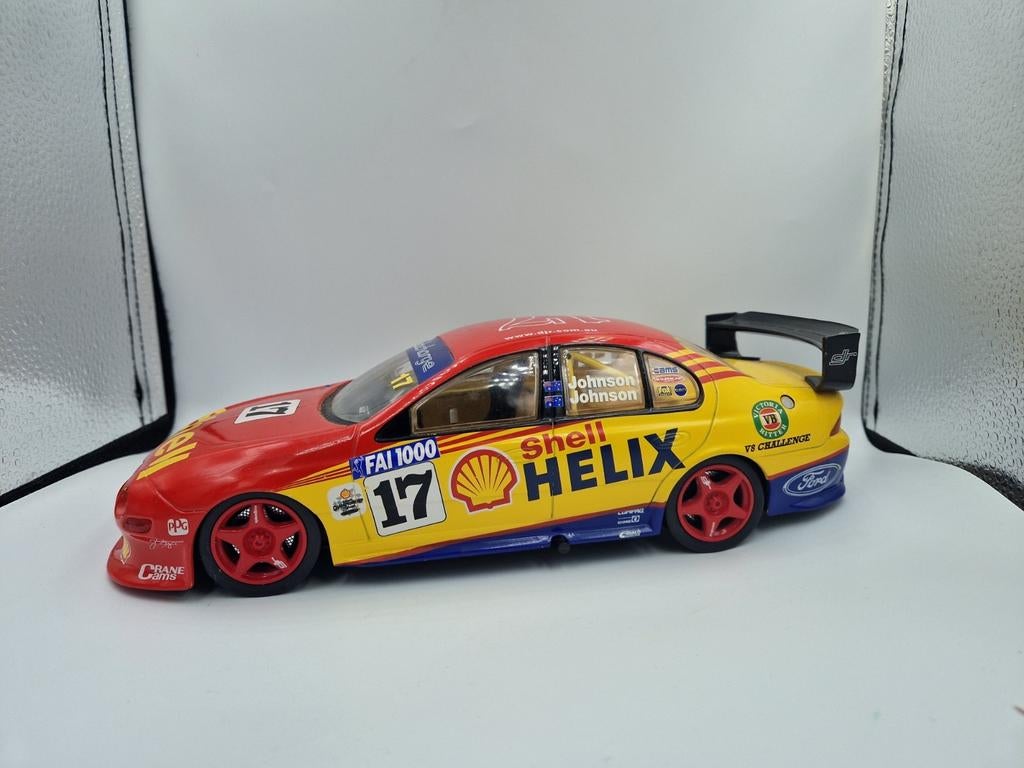 Ford AU Falcon 2001 Dick Johnson Racing Paul Radisich 1/18, Enlèvement ou Envoi, Comme neuf