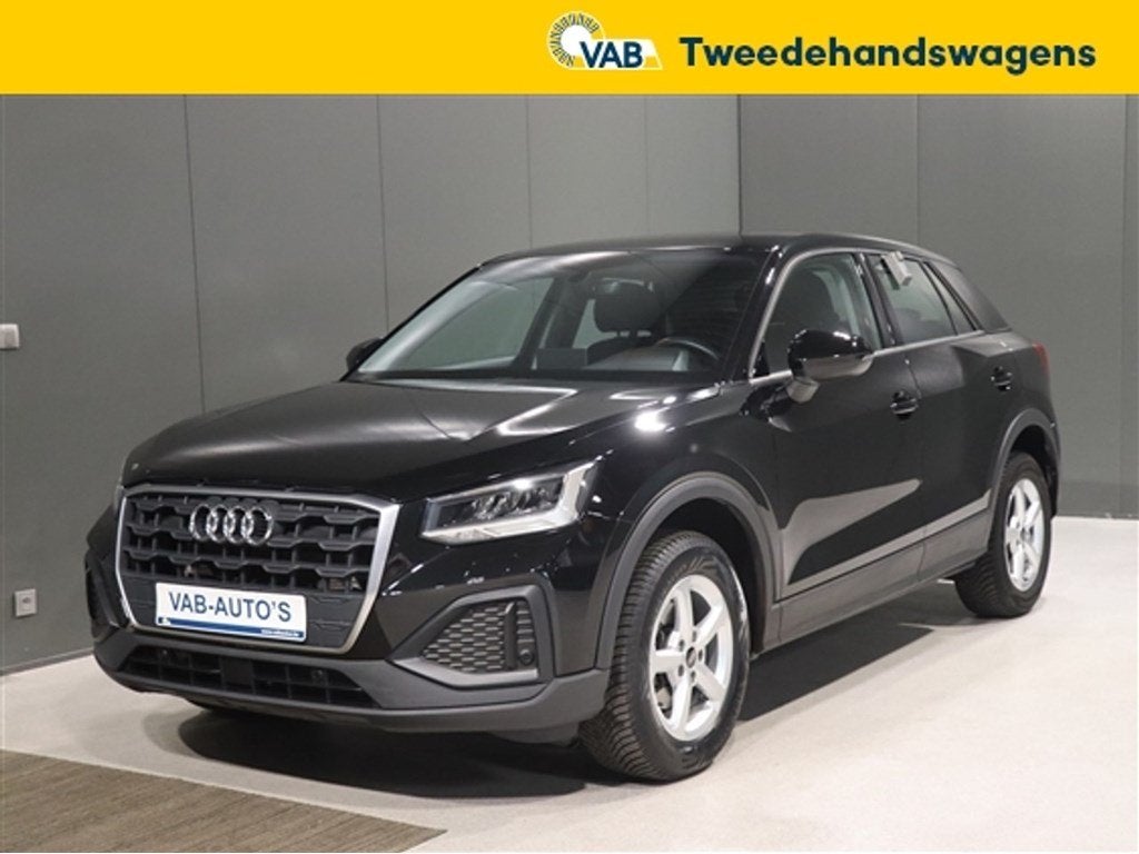Audi Q2   35 tfsi business edition attraction s-tronic, Automaat, Zwart, Bedrijf, 5 deurs